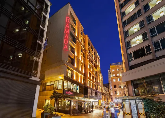 Ramada By Wyndham Istanbul Pera TaksimAlbergo